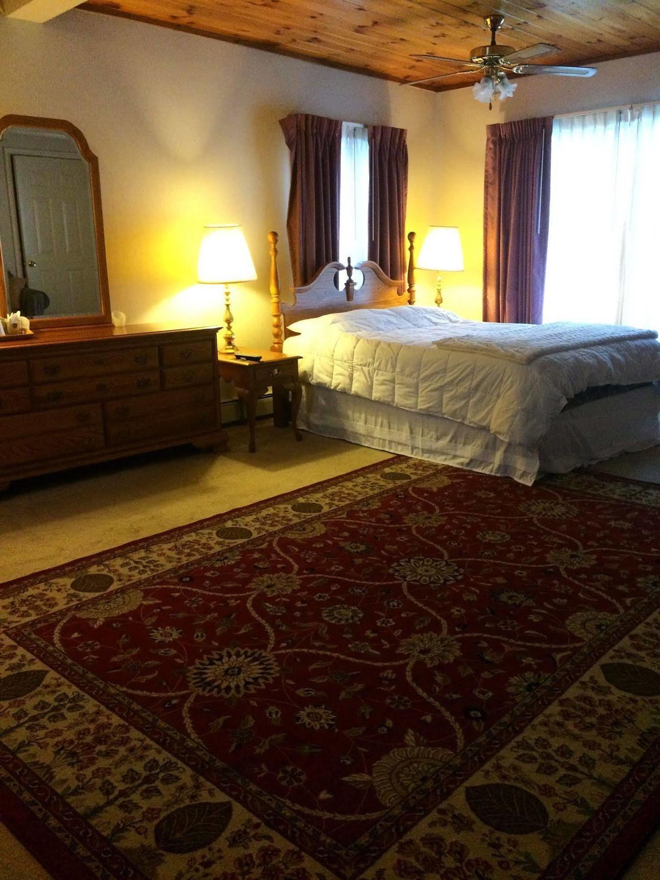 Oswego Inn Екстер'єр фото