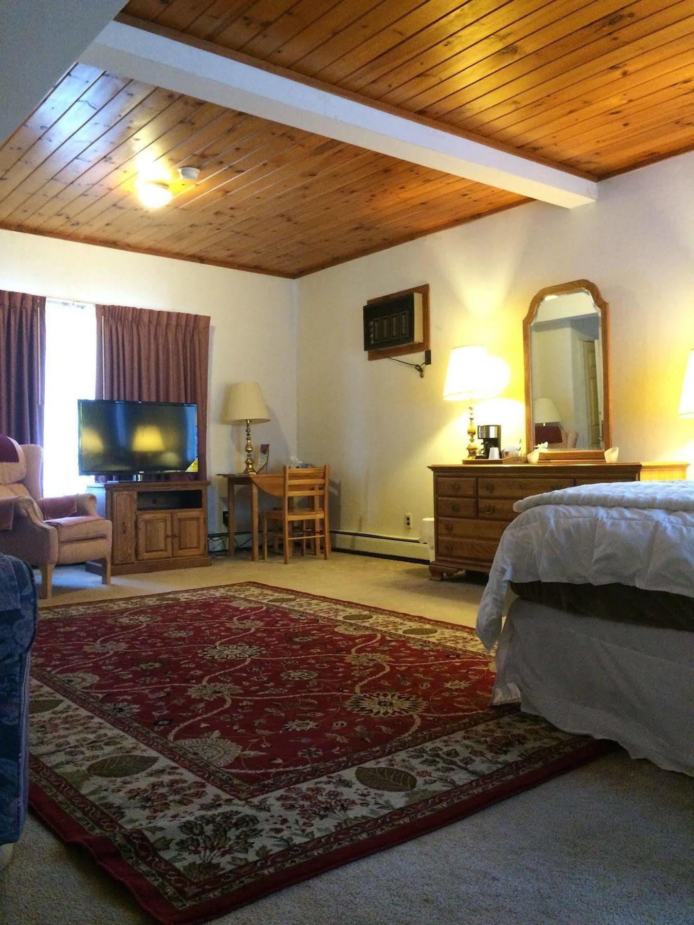 Oswego Inn Екстер'єр фото